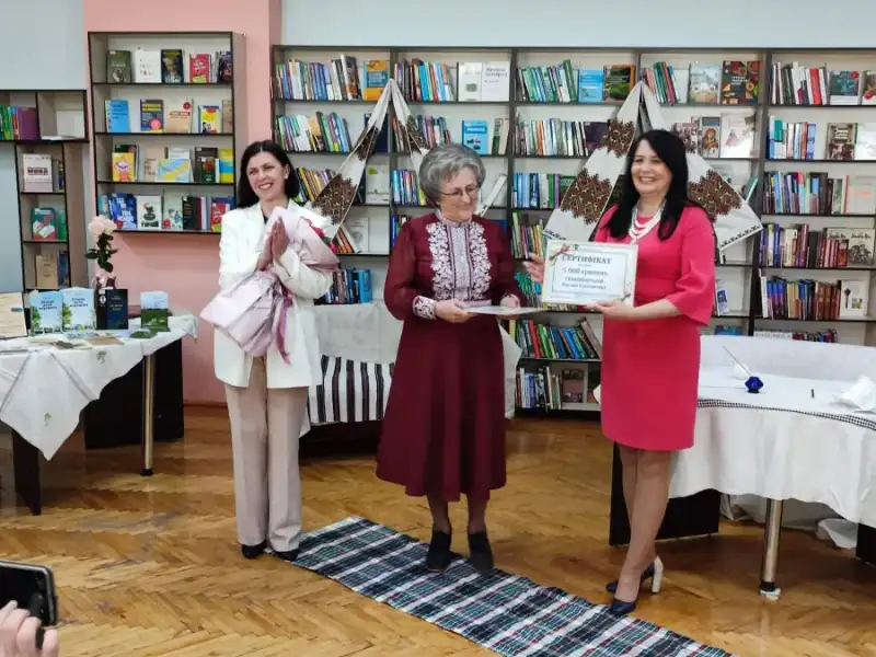 Поетична прем’єра в Калуші: Оксана Тебешевська презентувала драматичну поему про Стефаника