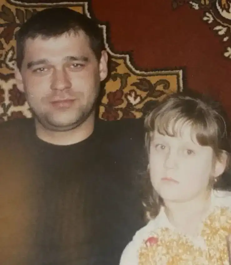 «Ми тебе чекаємо, татку»: дочка зниклого безвісти бійця з Калуша веде щоденник надії