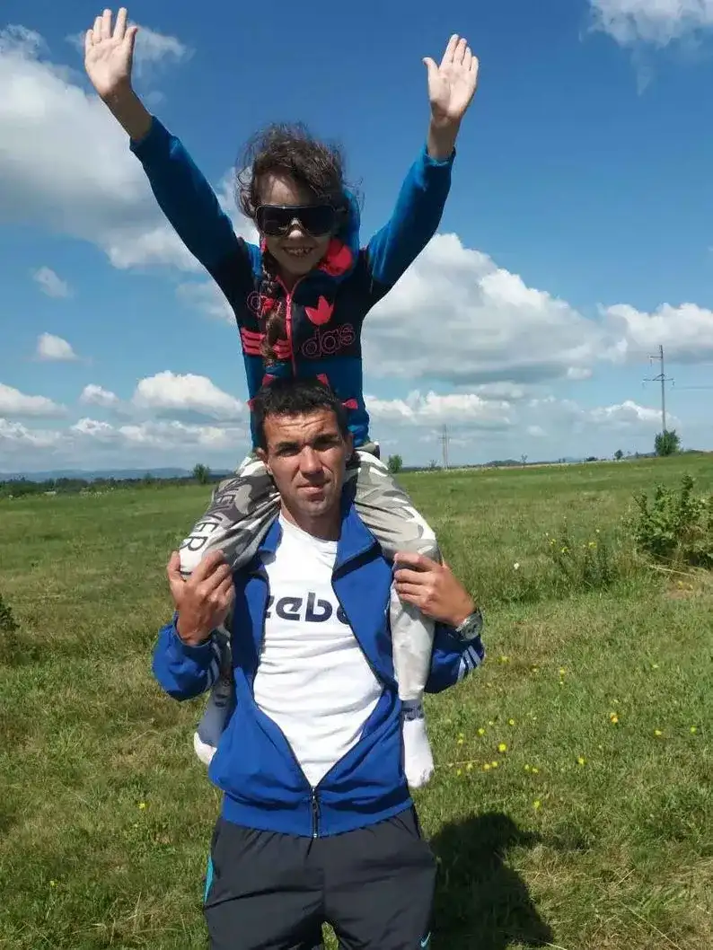 «Я плачу, але вже від радості»: мати захисника Руслана Букатюка розповіла про його повернення з полону